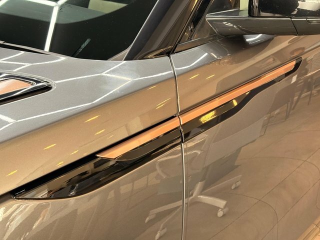 Land Rover Range Rover Velar R-dynamic Se White #58