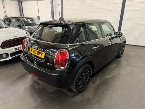Mini Hatch 1.5 Cooper Classic WN19ORK Black #3