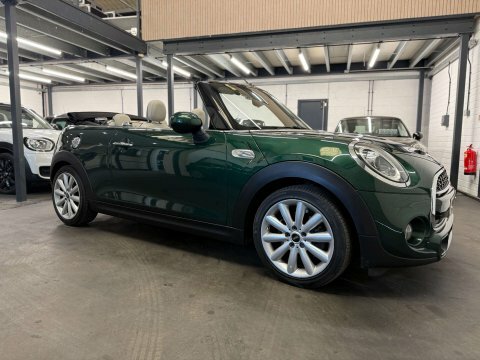 Mini Convertible 2.0 Cooper S Green