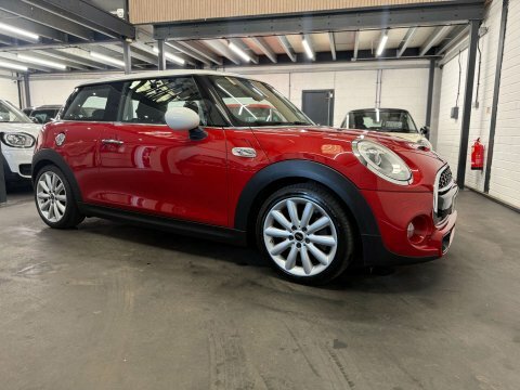 Mini Hatch 2.0 Cooper S Red