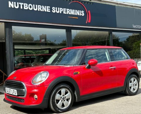 Mini Hatch 2017 67 One Red