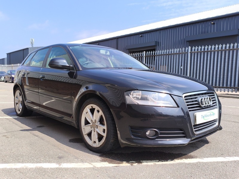Audi A3 Tdi Sport Black #4