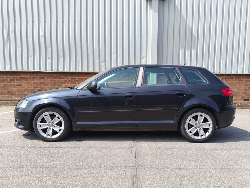 Audi A3 Tdi Sport Black #3