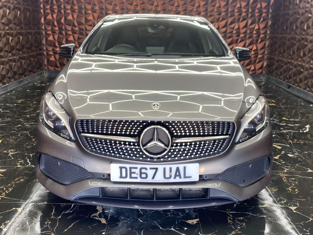 Mercedes-Benz A Class Amg Line Premium DE67UAL #2