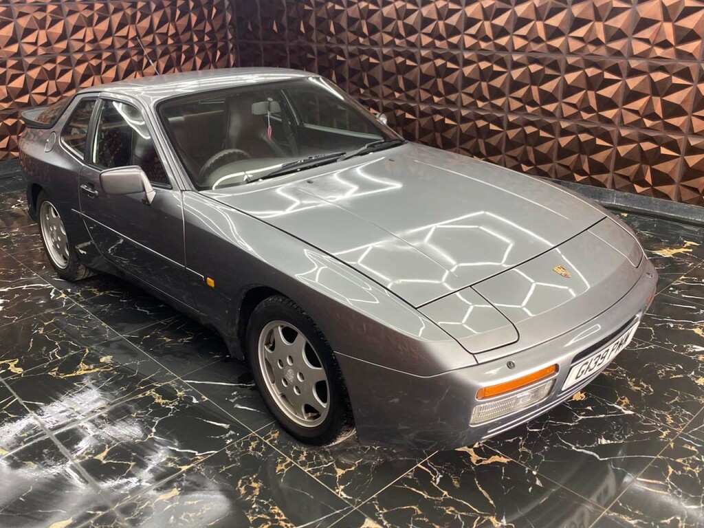 Porsche 944 S2  #2
