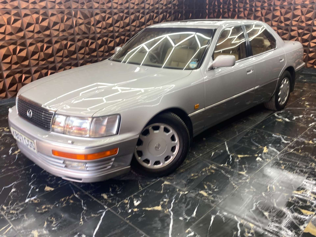 Lexus LS --  #4
