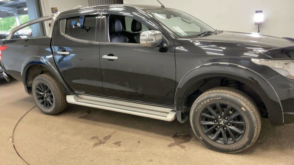Mitsubishi L200 Pickup 2.4 Di-d Dc Titan 4Wd Euro 6 201767 White #9