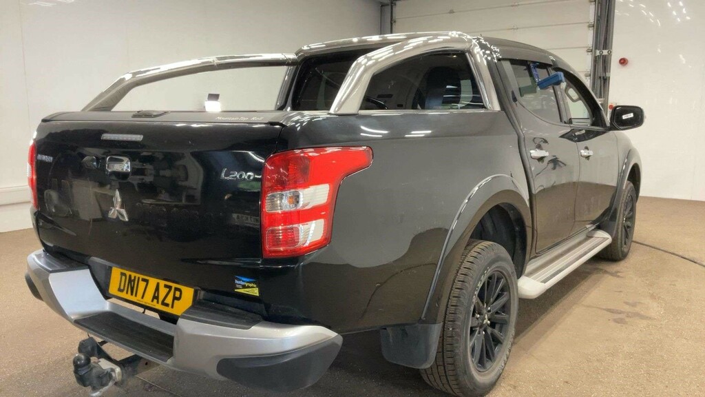 Mitsubishi L200 Pickup 2.4 Di-d Dc Titan 4Wd Euro 6 201767 White #13