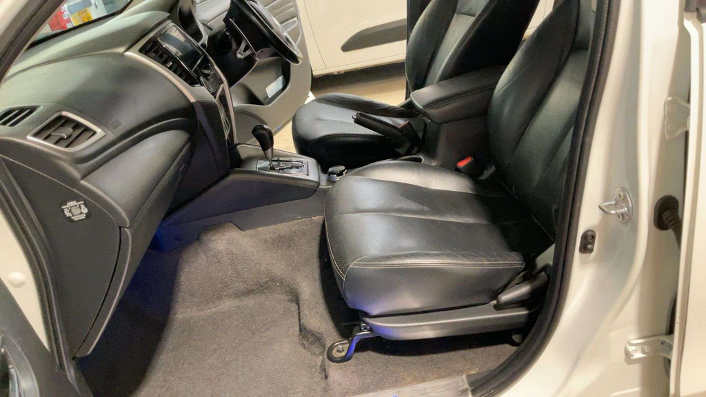 Mitsubishi L200 Barbarian Di-d 4Wd #6
