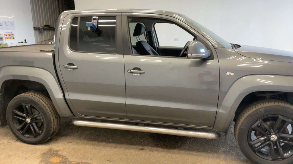 Volkswagen Amarok  Black #9