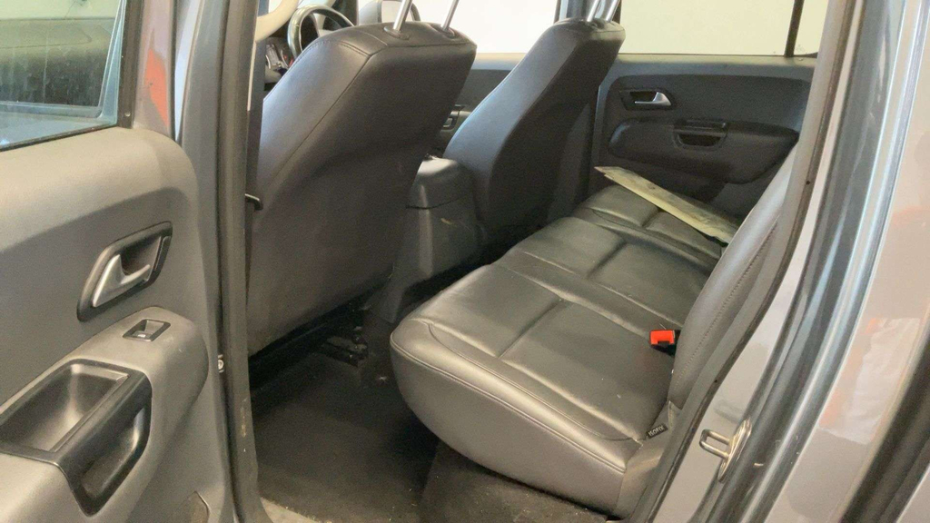 Volkswagen Amarok  Black #7