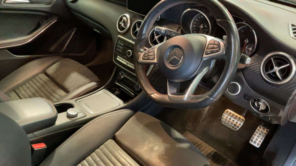 Mercedes-Benz A Class Amg Line Premium AK16ZXH #5