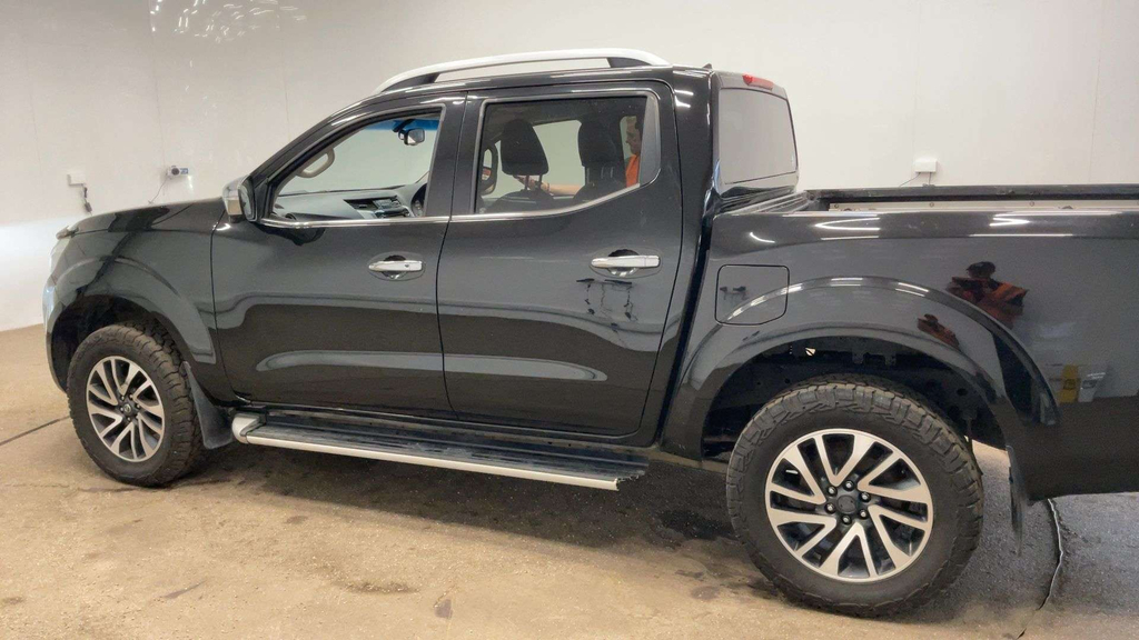 Nissan Navara Dci Tekna 4X4 Shr Dcb Black #10