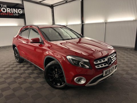 Mercedes-Benz GLA Class 1.6 Gla200 Se Red #2