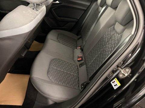 Audi A1 1.0 Tfsi 25 Black #6