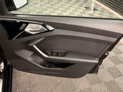 Audi A1 1.5 Tfsi 35 Citycarver Euro 6 S Black #30