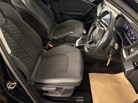 Audi A1 1.0 Tfsi 25 Black #3
