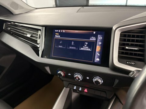 Audi A1 1.5 Tfsi 35 Citycarver Euro 6 S Black #15
