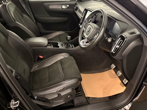 Volvo XC40 2.0 D3 R-design #3