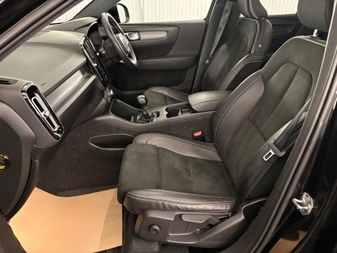 Volvo XC40 2.0 D3 R-design #4