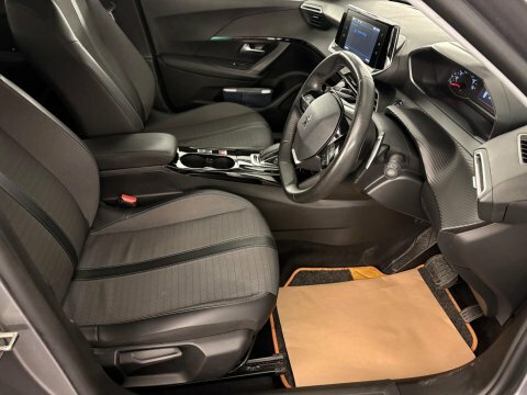 Peugeot 2008 1.2 Puretech Allure GD21YNT #3