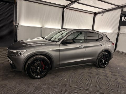 Alfa Romeo Stelvio Tb Super Black #46