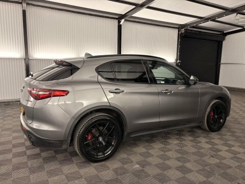Alfa Romeo Stelvio Tb Super Black #52