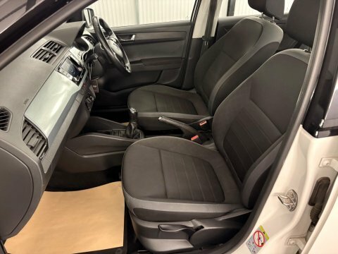 Skoda Fabia 1.0 Colour Edition White #5