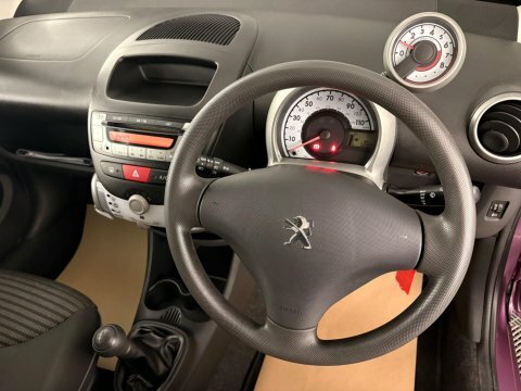 Peugeot 107 107 Active Blue #9