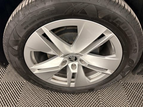 Skoda ENYAQ Vrs Black #40