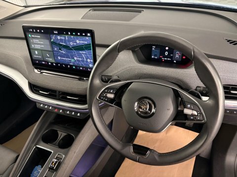 Skoda ENYAQ Vrs Black #9
