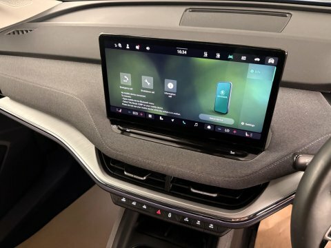 Skoda ENYAQ Vrs Black #16