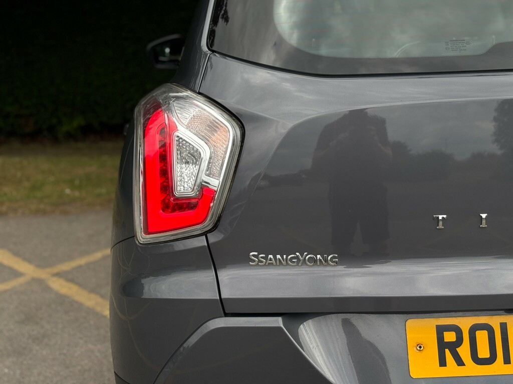 SsangYong Tivoli Hatchback Grey #6