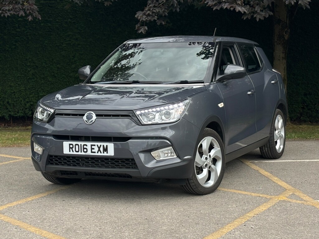 SsangYong Tivoli Hatchback Grey #2