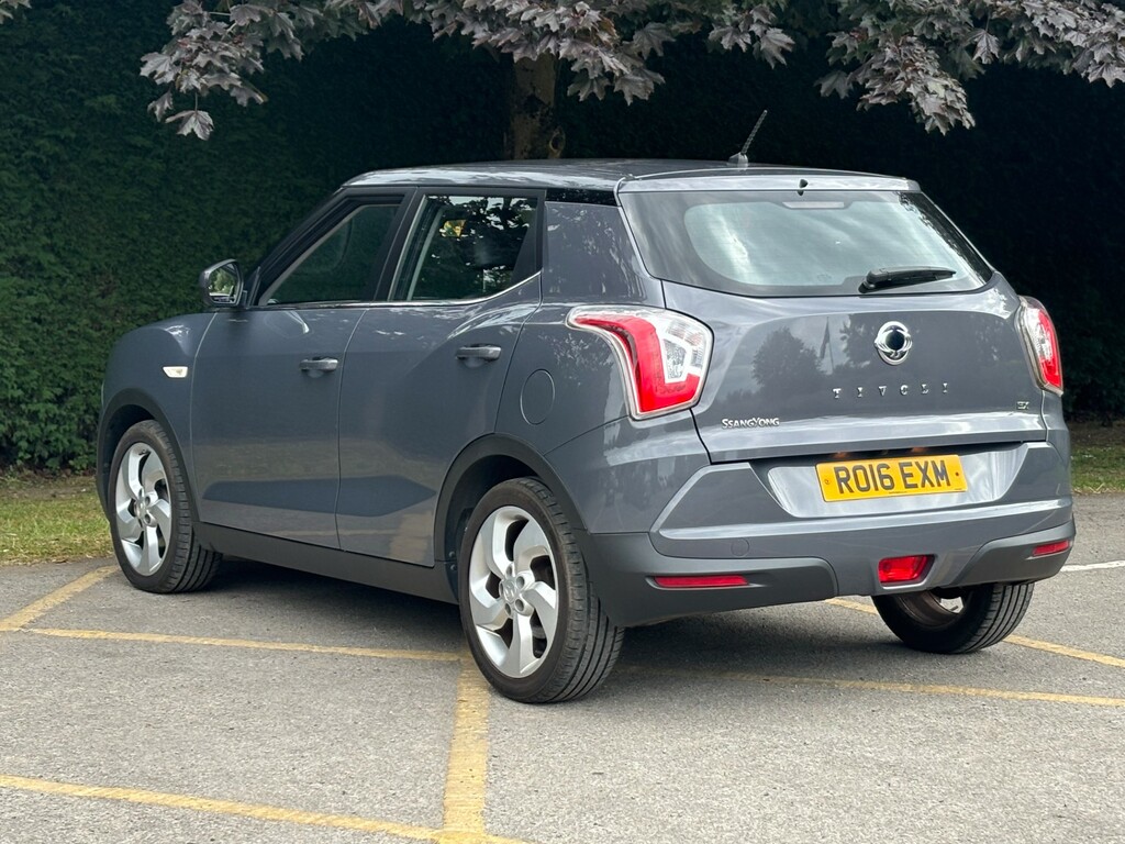 SsangYong Tivoli Hatchback Grey #3
