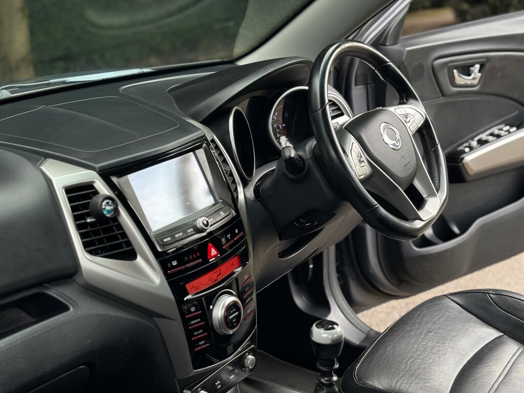 SsangYong Tivoli 1.6 E-xdi Se Euro 6 Silver #19