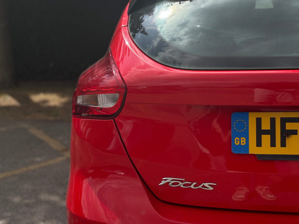 Ford Focus 1.5 Tdci 105 Style Econetic HF65ZKW Red #5