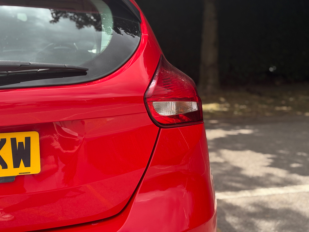 Ford Focus 1.5 Tdci 105 Style Econetic HF65ZKW Red #6