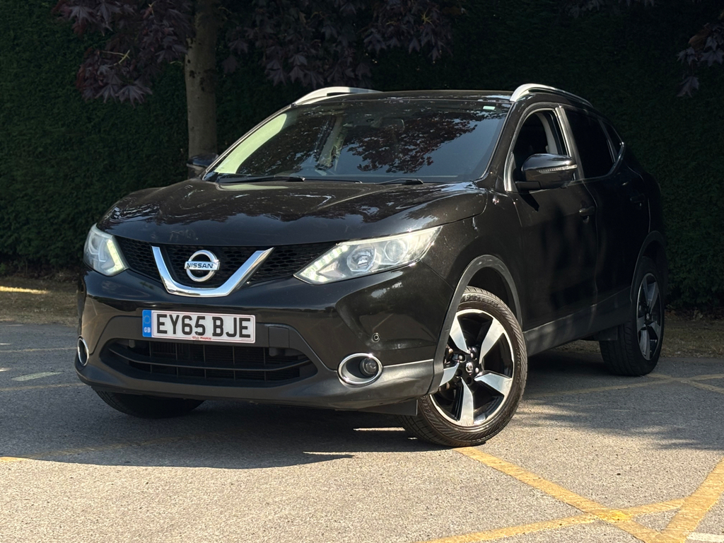 Nissan Qashqai Hatchback Black