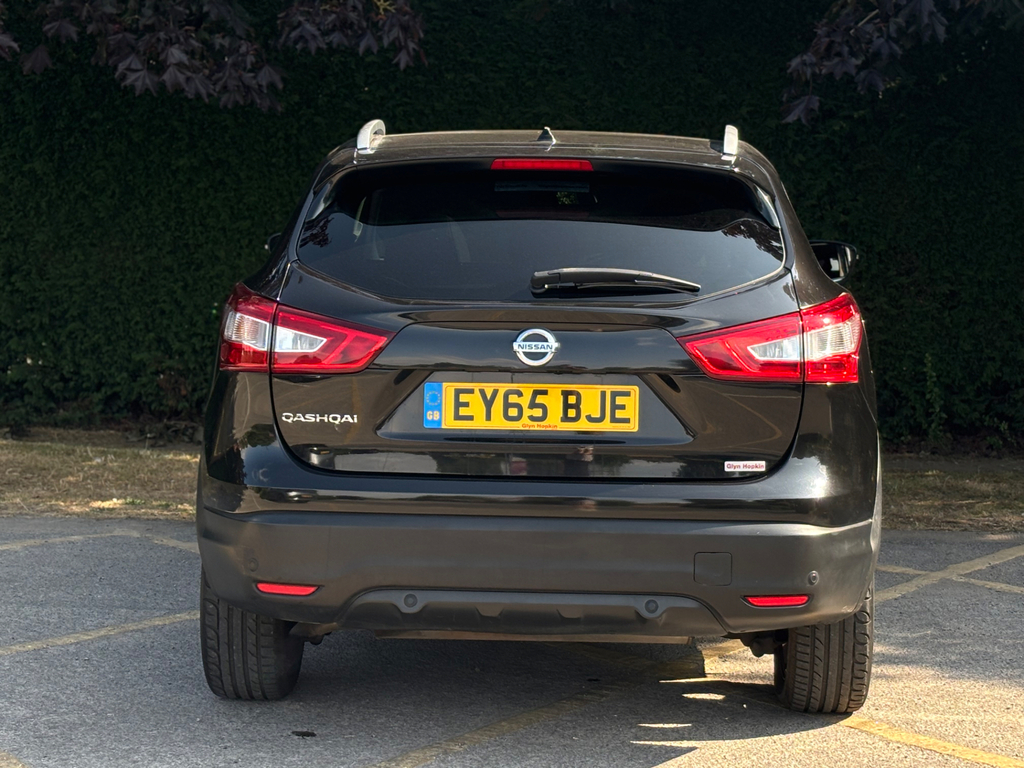 Nissan Qashqai Hatchback Black #3