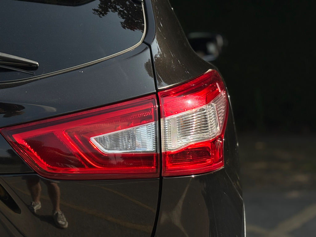 Nissan Qashqai Hatchback Black #5