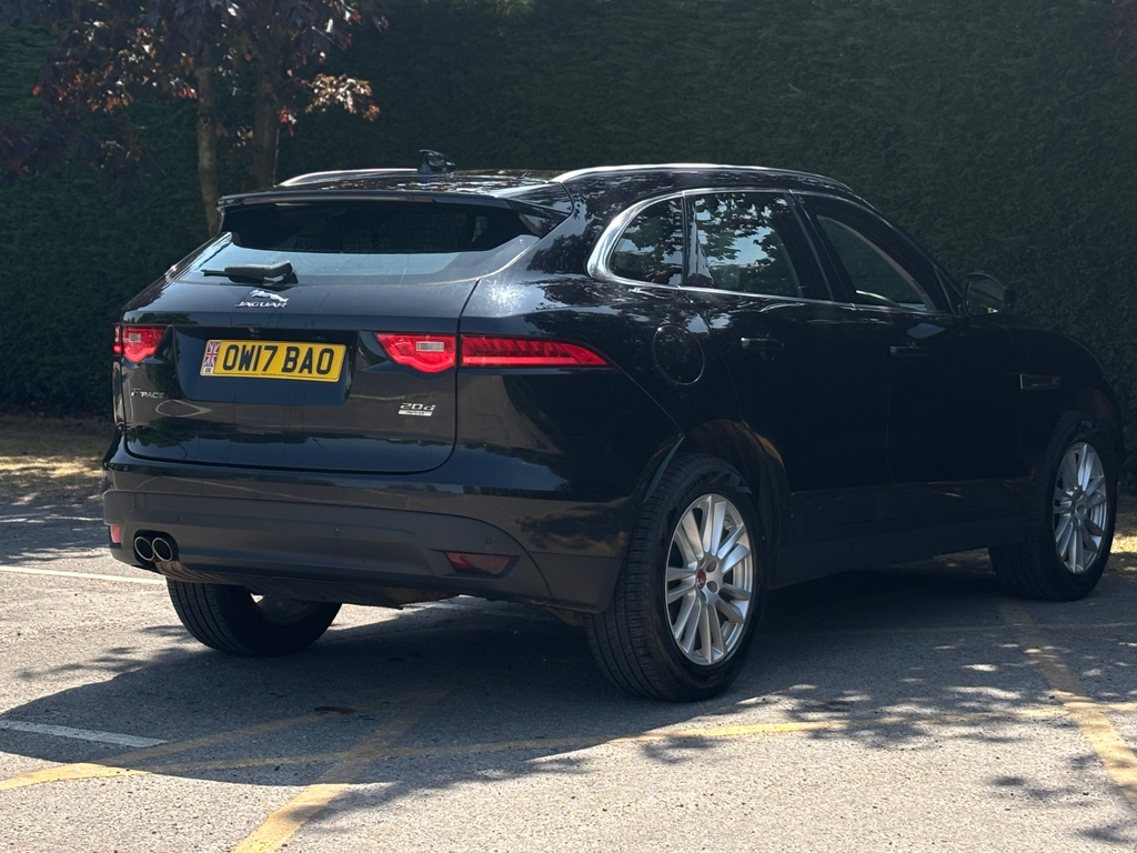 Jaguar F-Pace Estate Black #2