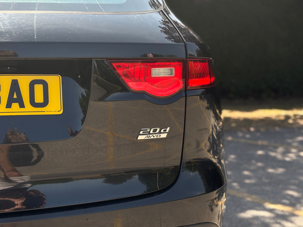 Jaguar F-Pace Estate Black #6
