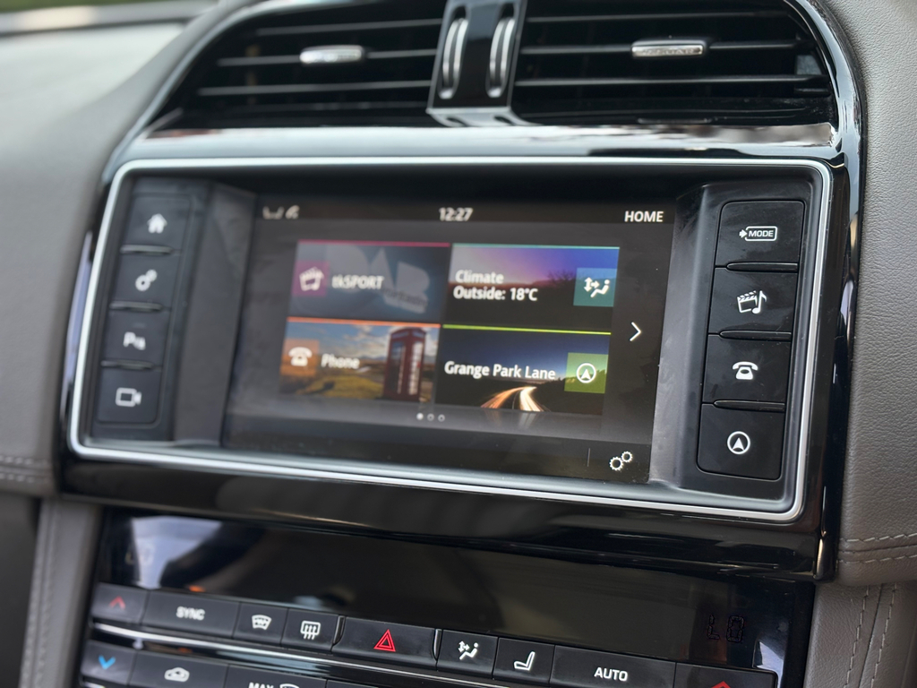 Jaguar F-Pace 2.0 I4 180Ps Portfolio Awd Red #17