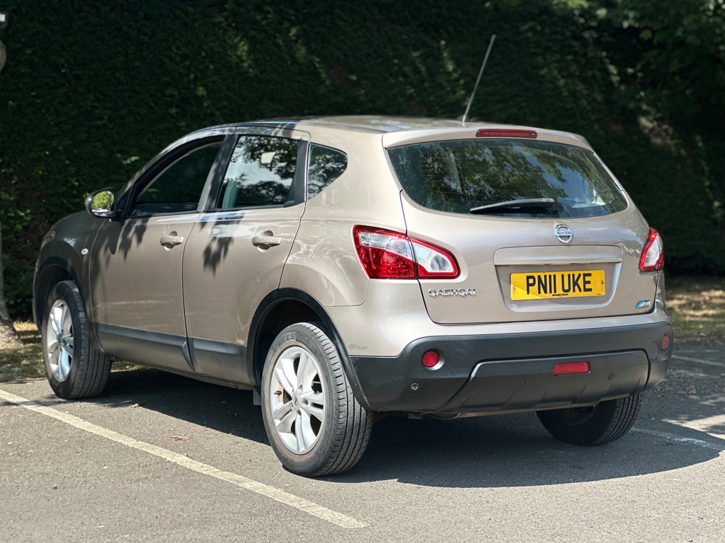 Nissan Qashqai 1.5 Dci 110 Acenta Beige #4