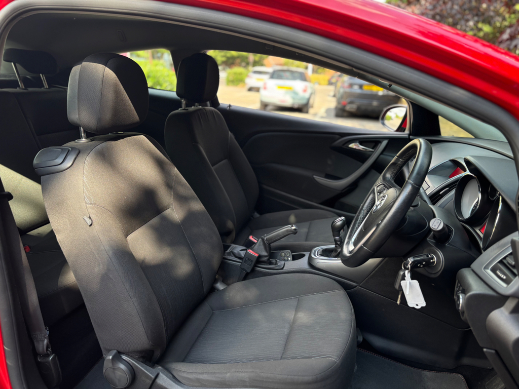 Vauxhall Astra GTC Sport Black #16