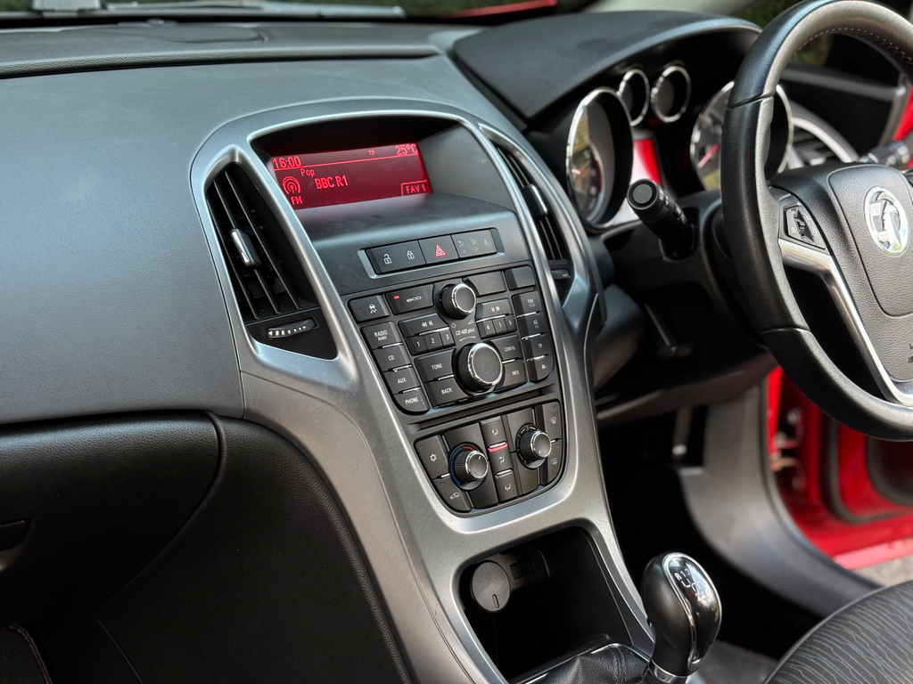 Vauxhall Astra GTC Sport Black #22