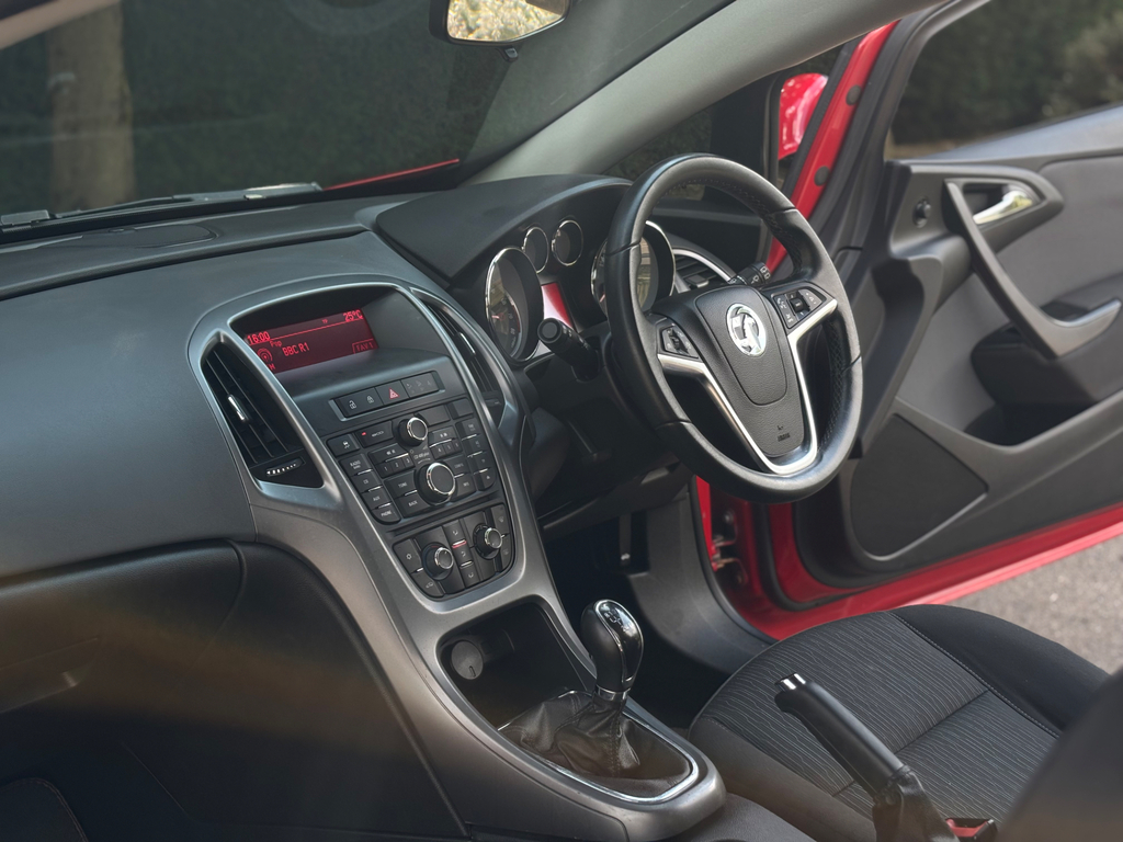 Vauxhall Astra GTC Sport Black #20