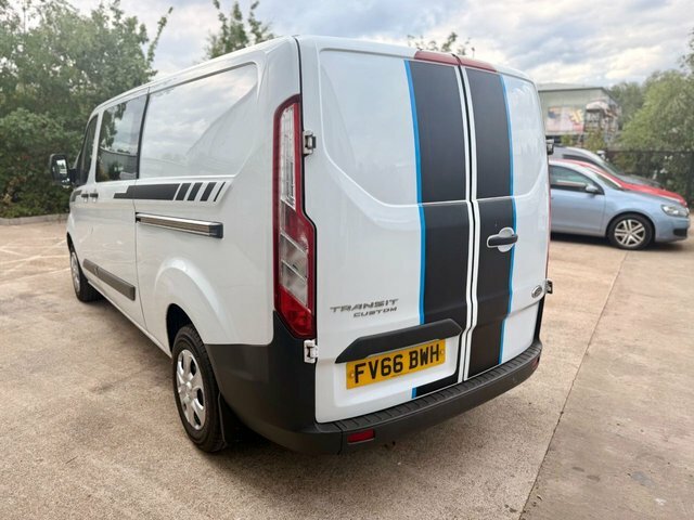 Ford Transit Custom Transit Customer Crew Cab FV66BWH White #4
