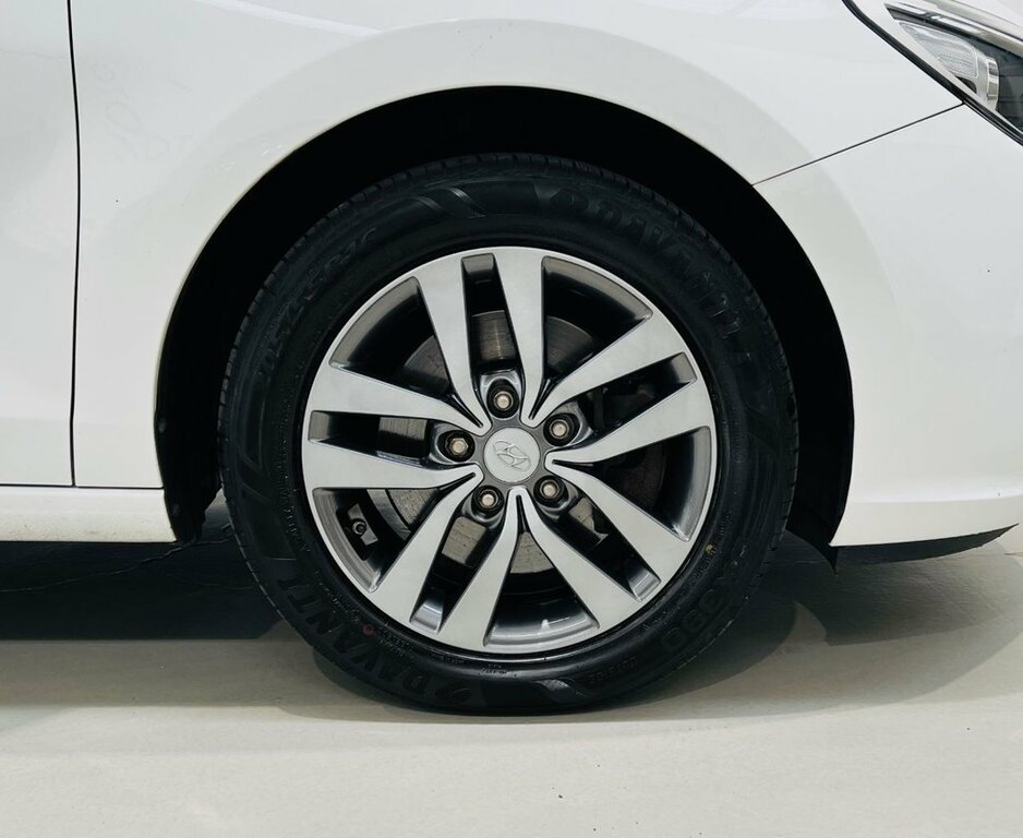 Hyundai I30 1L Se Nav White #6